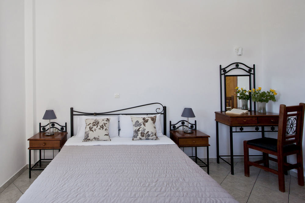 Aparthotel Nemesis à Fira  Extérieur photo