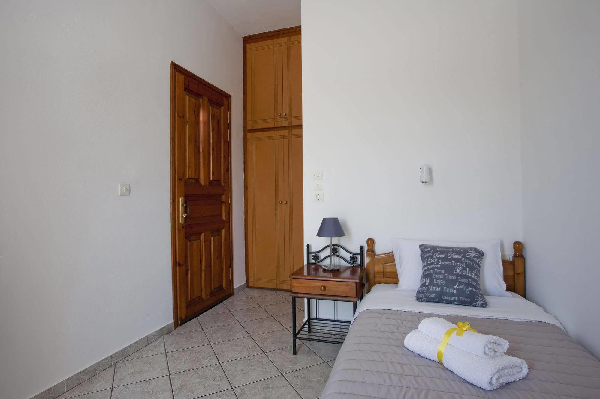 Aparthotel Nemesis à Fira  Extérieur photo