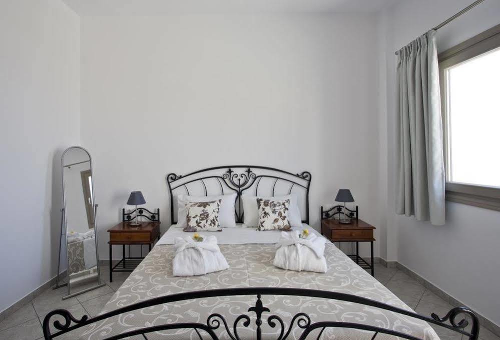 Aparthotel Nemesis à Fira  Extérieur photo