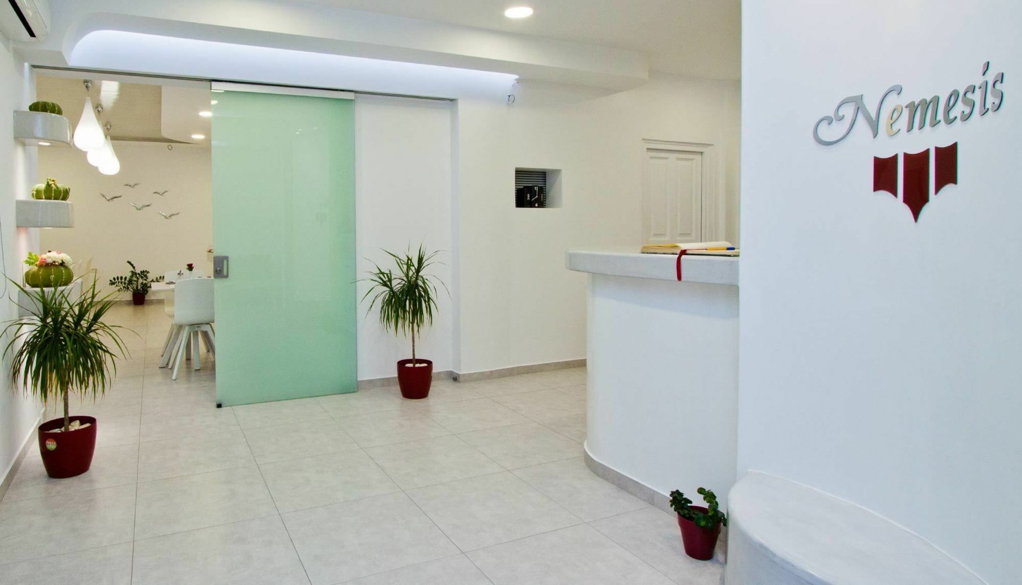 Aparthotel Nemesis à Fira  Extérieur photo