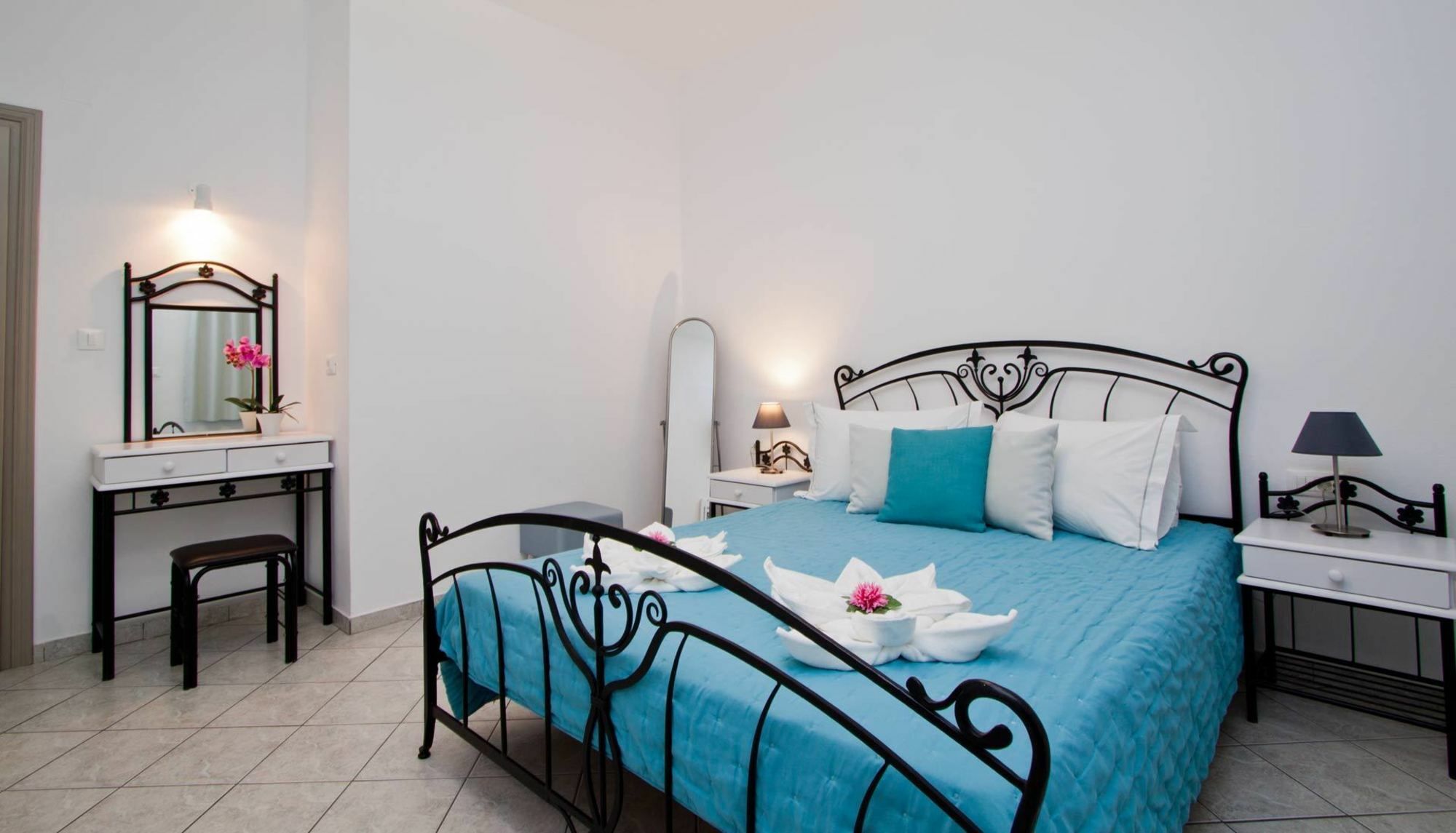 Aparthotel Nemesis à Fira  Extérieur photo